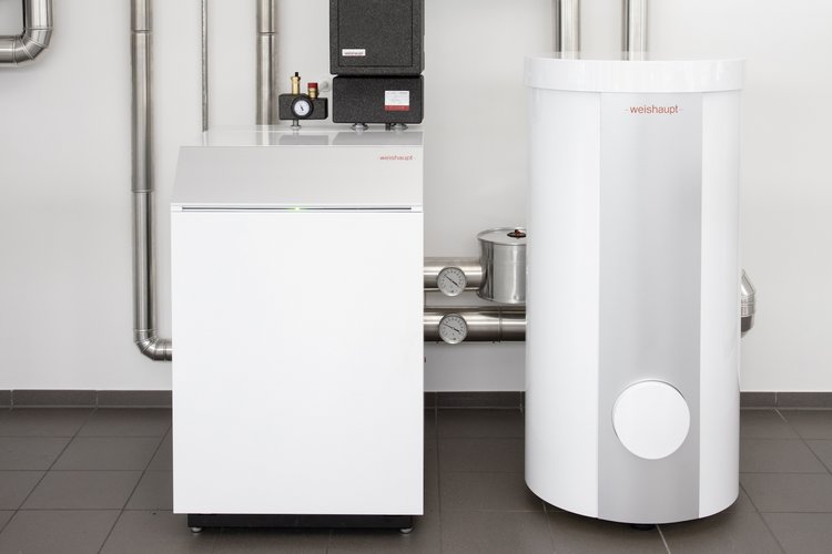 Weishaupt Geoblock®-Wärmepumpe mit Erdwärme Heizungsraum mit verbauter Weishaupt Geoblock®-Wärmepumpe.